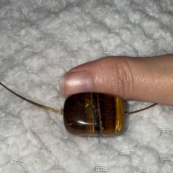 Elegant Tigers eye pendent Necklace sliver clasp. - Picture 3 of 6